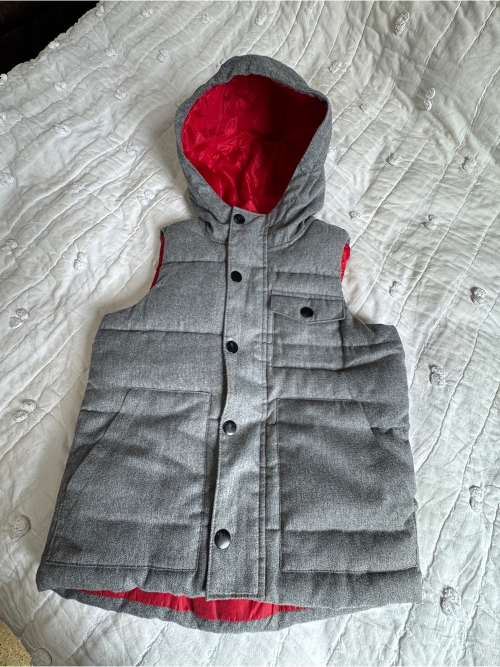 Grey Hooded Puffer Vest with Red Lining boys size 5 Old navy